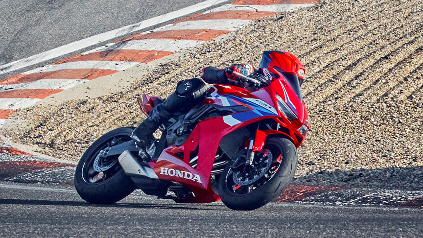 2024 Fireblade s jazdcom na trati