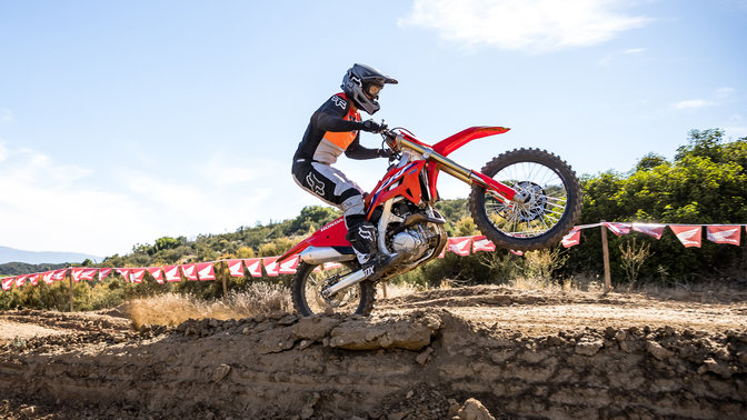 CRF450R – ŠTART. ODPICH. VÍŤAZSTVO.