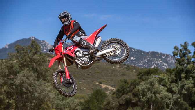 CRF450R – 3 režimy riadenia výkonu