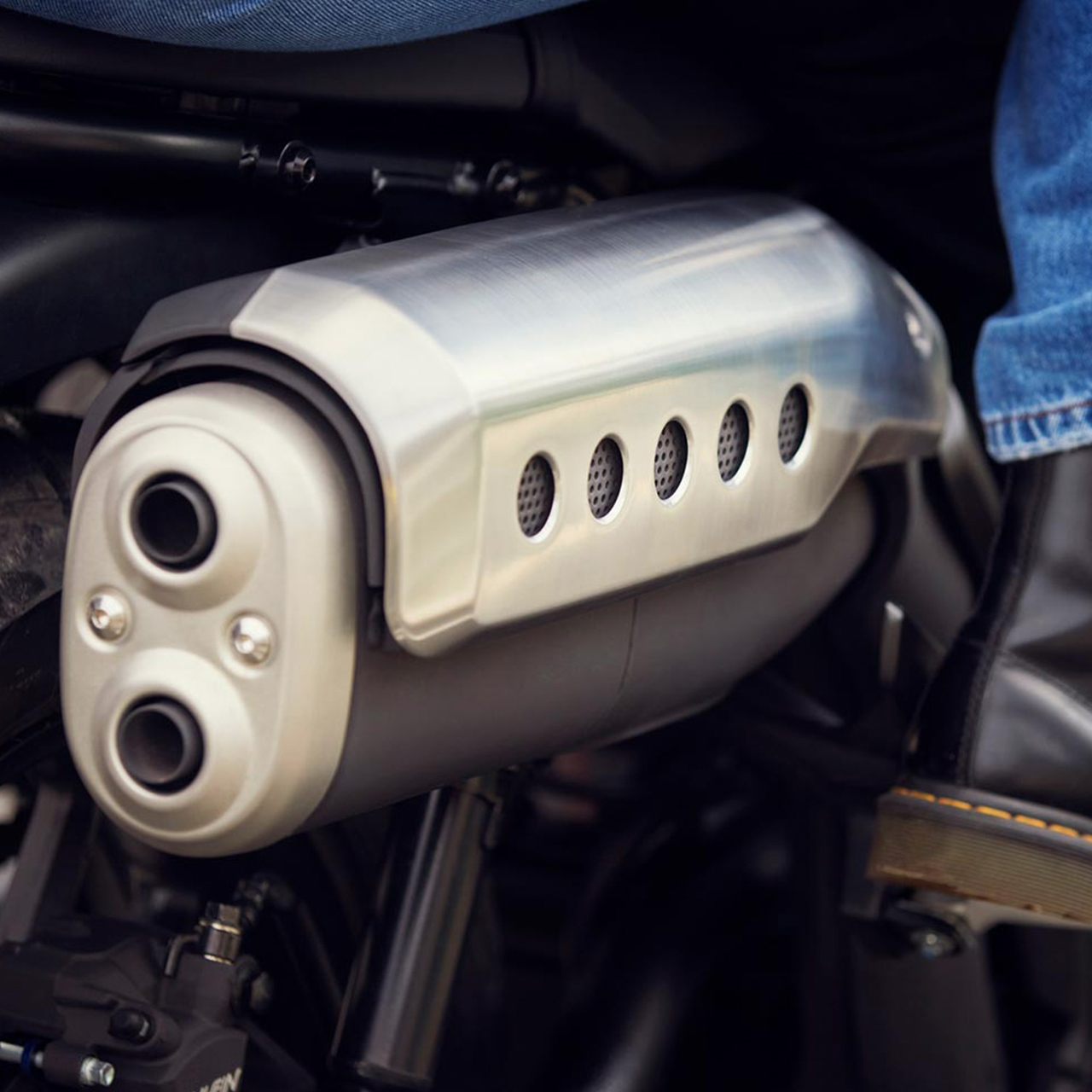 Detailný záber motocykla Honda CL500.