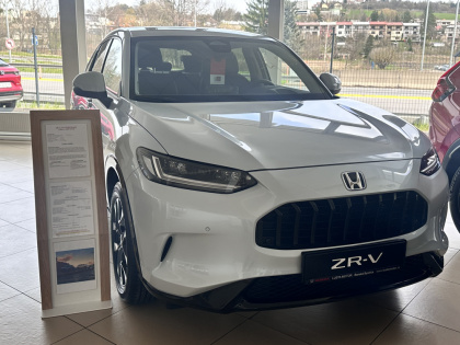 Ihneď k odberu: ZR-V 2.0 i-MMD e:HEV, e-CVT. Advance. Diamont Dust Pearl.